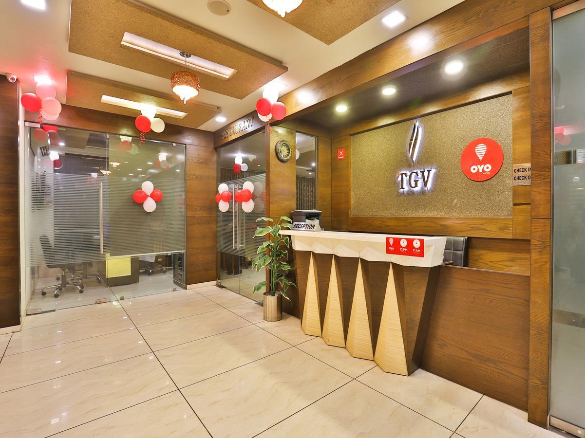 Oyo 13253 The Grand Vinayak Hotel Ахмедабад Экстерьер фото